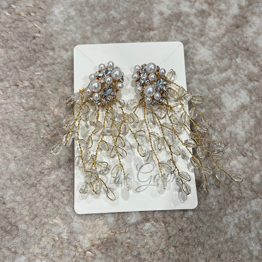 Gold/peral earrings